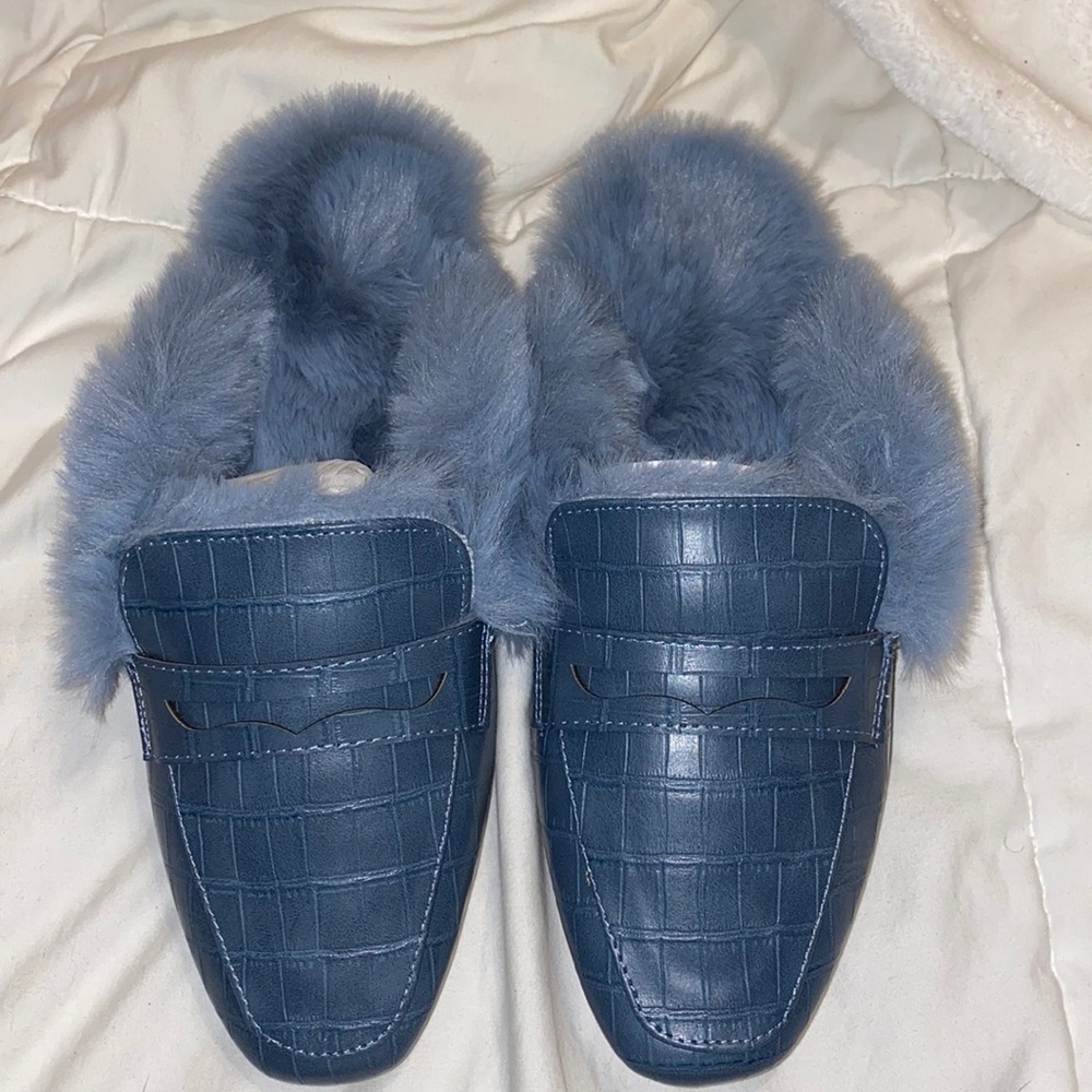 Blue faux fur mules